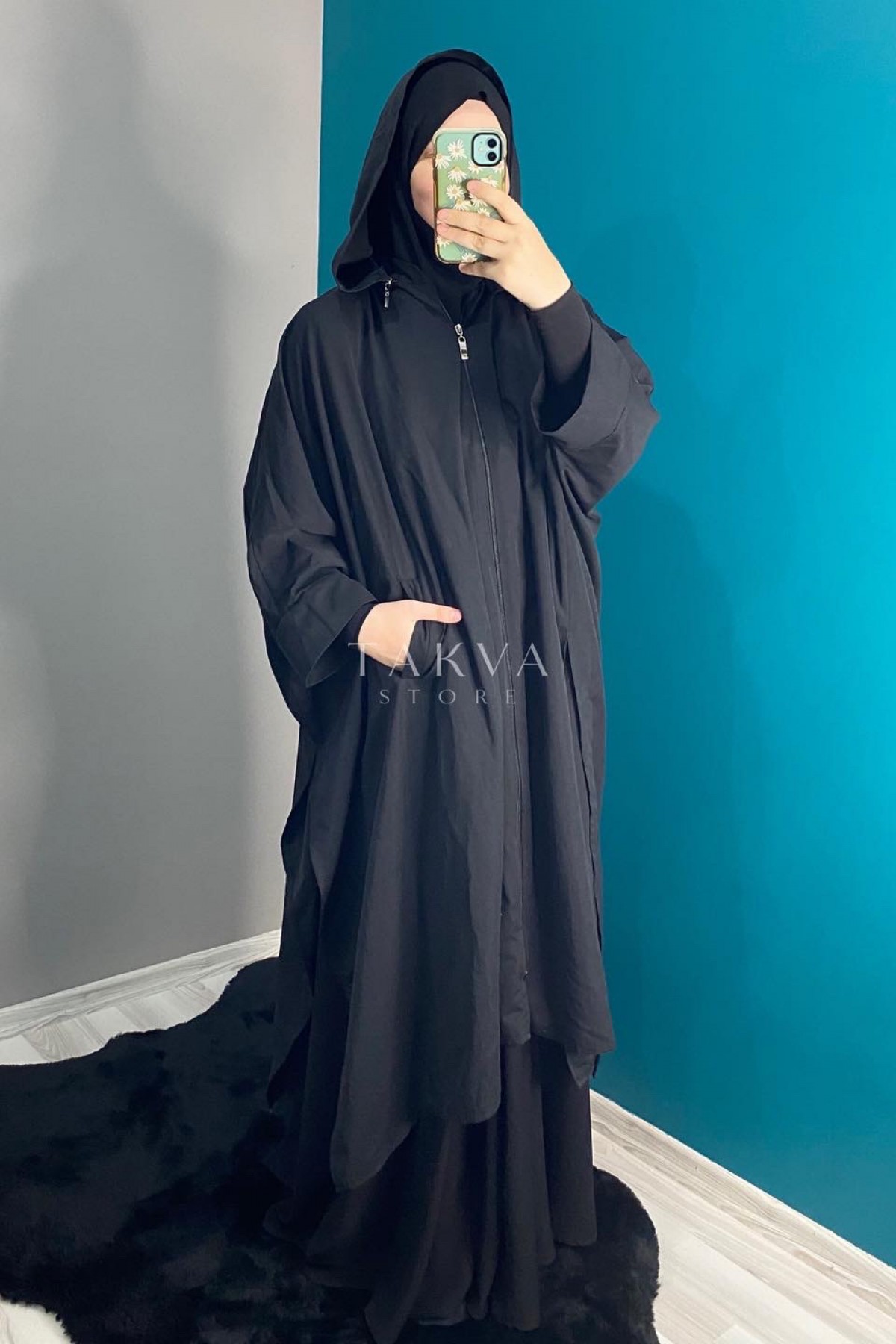 Siyah Ihlamur Yağmurluk